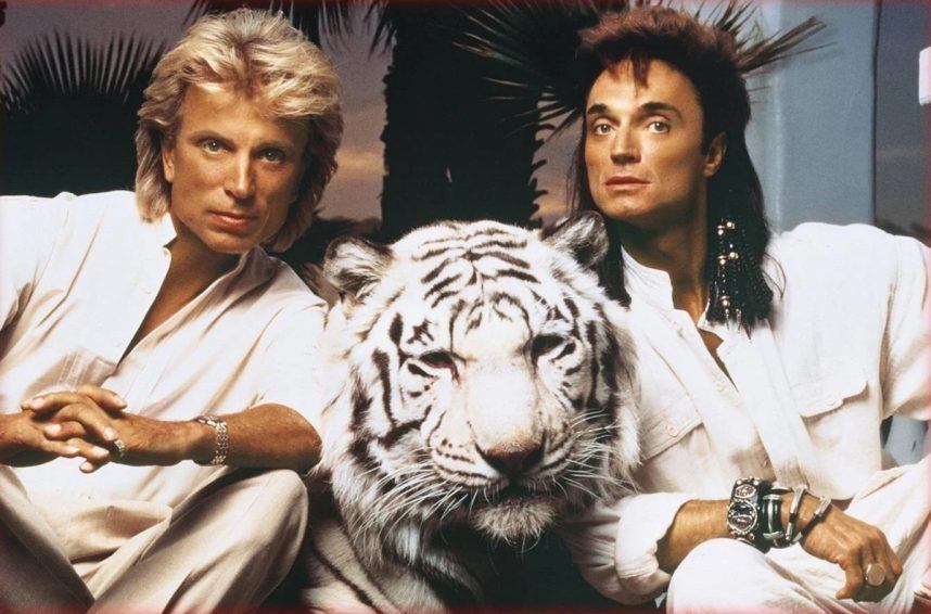 VEGAS MYTHS BUSTED: Siegfried & Roy Bred Royal White Bengal Tigers (Casino.org)