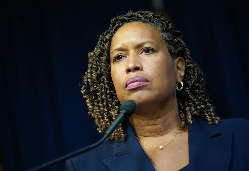 DC’s Big Bet: Mayor Pushes Poker, Blackjack to Ease Fiscal Strain (Casino.org)