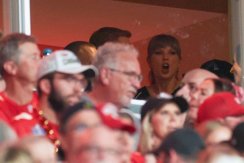 Taylor Swift’s Loyal Fans Flocking to the NFL According to Travis Kelce’s Former Teammate (Casino.org)