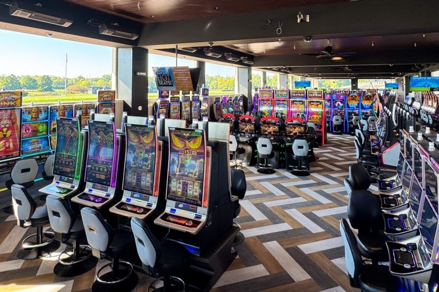 Delaware Park Casino Bets on Smoking, Opens $5 Million Outdoor Gaming Patio (Casino.org)