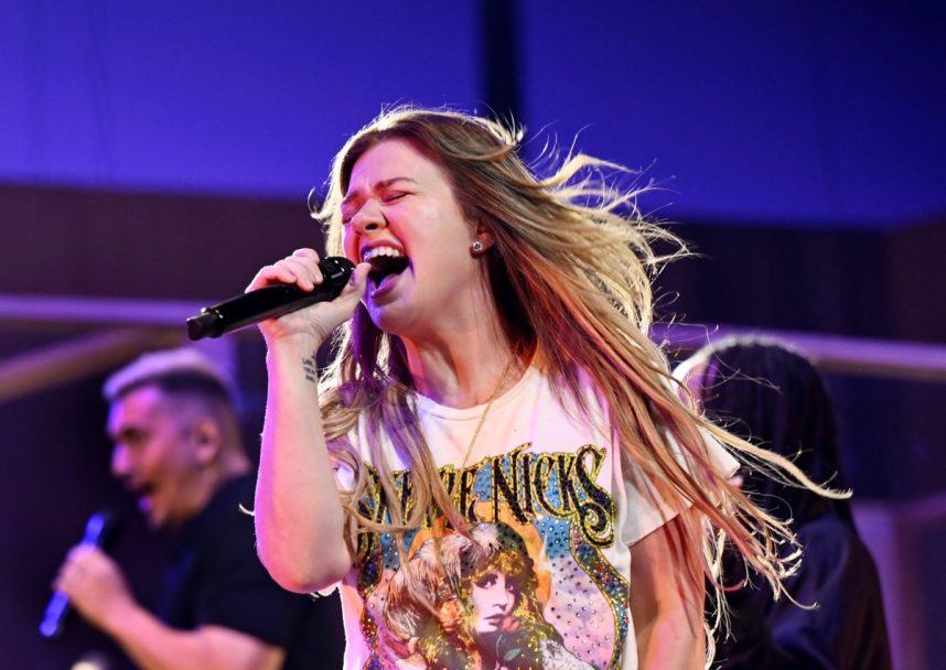 VEGAS MUSIC NEWS: Clarkson Reschedules, Morgan Wallen & AC/DC Returning to Allegiant, Punk Rock Bowling Skipping ’26, Jeezy Sets World Record (Casino.org)