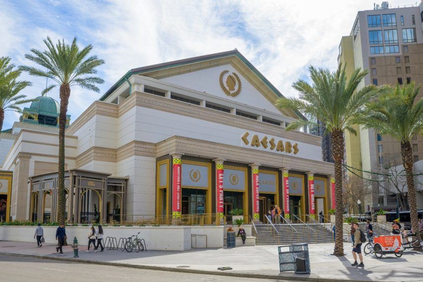 Caesars Downgraded, Waning Confidence in Casino Growth, Says Analyst (Casino.org)