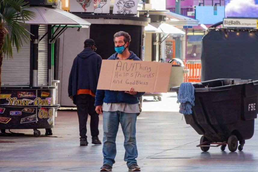 Las Vegas Loses Thousands of Jobs in August Amid â€˜Stationaryâ€™ Labor Market (Casino.org)